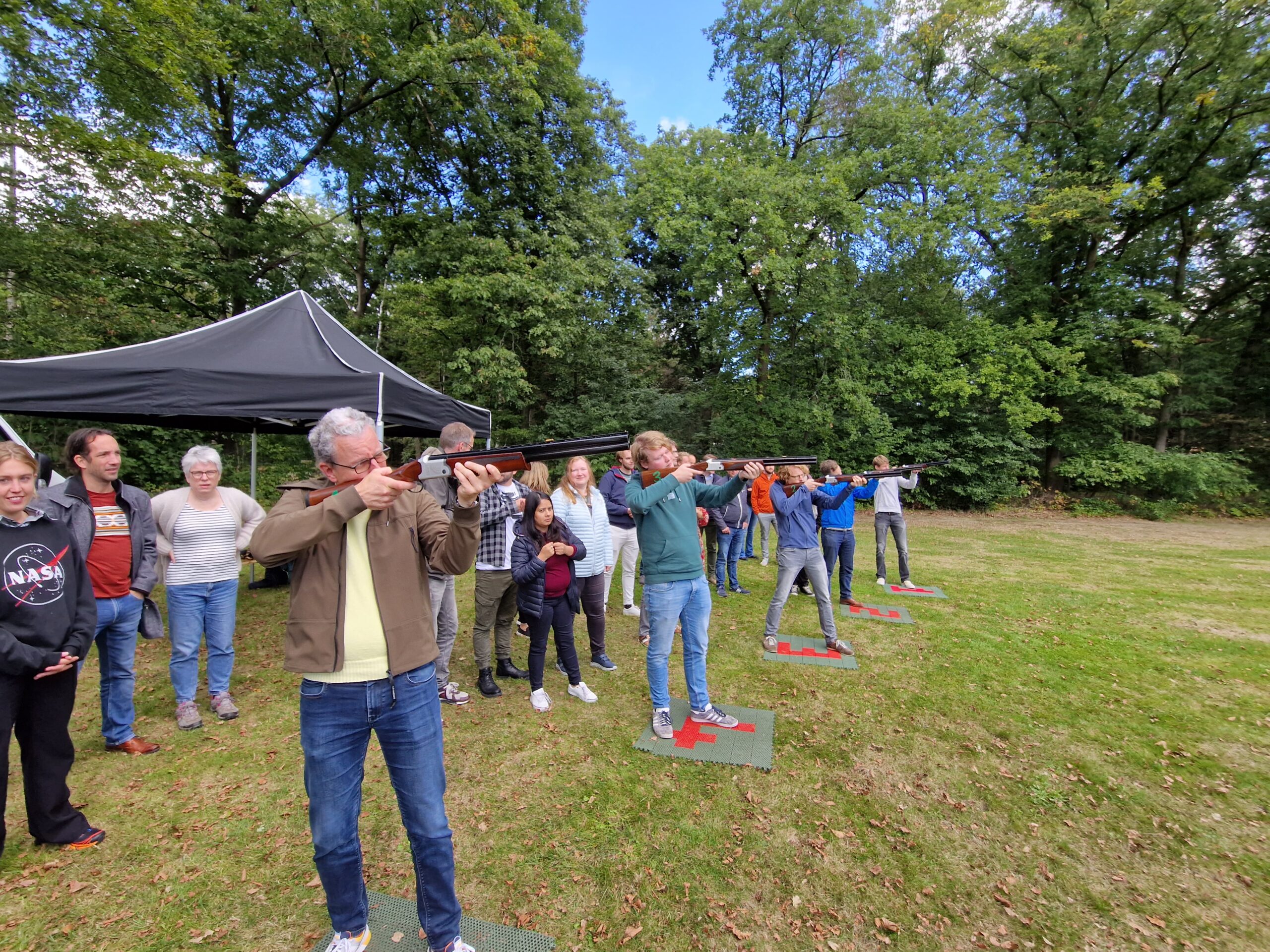 Maatschappelijk verantwoord ondernemen, daar voldoet laser-kleiduivenschieten volledig aan. een groener leuk bedrijfsuitje is er niet
