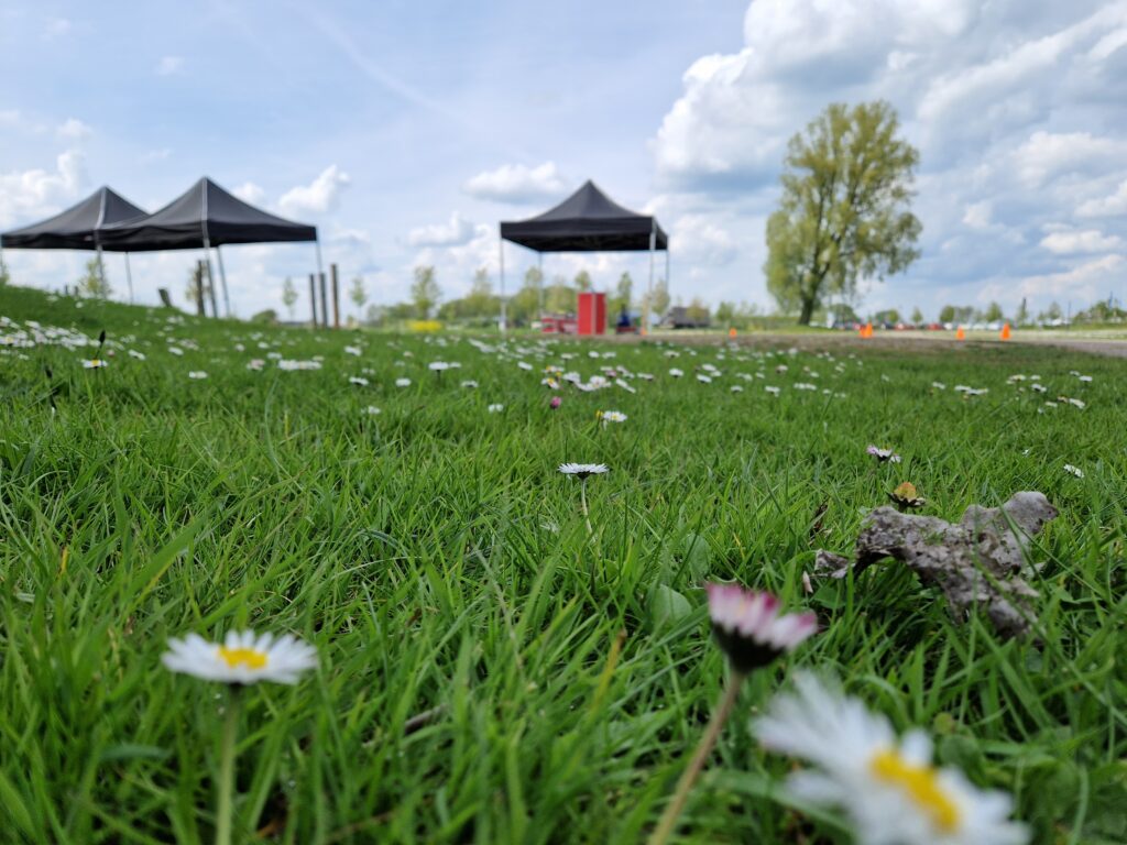 Laser kleiduif schieten kan ik bijna overal in Nederland voor u verzorgen. Beleving & Fun voor iedereen. activiteit waar iedereen aan mee kan doen.