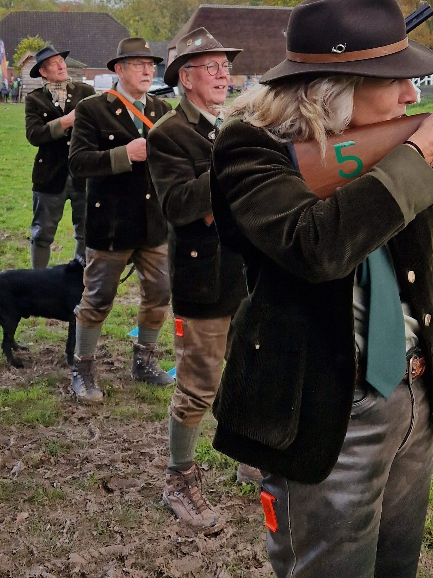 Kleiduiven schieten is er al sinds 1810 maar laser-kleiduivenschieten is de nieuwe moderne variant.